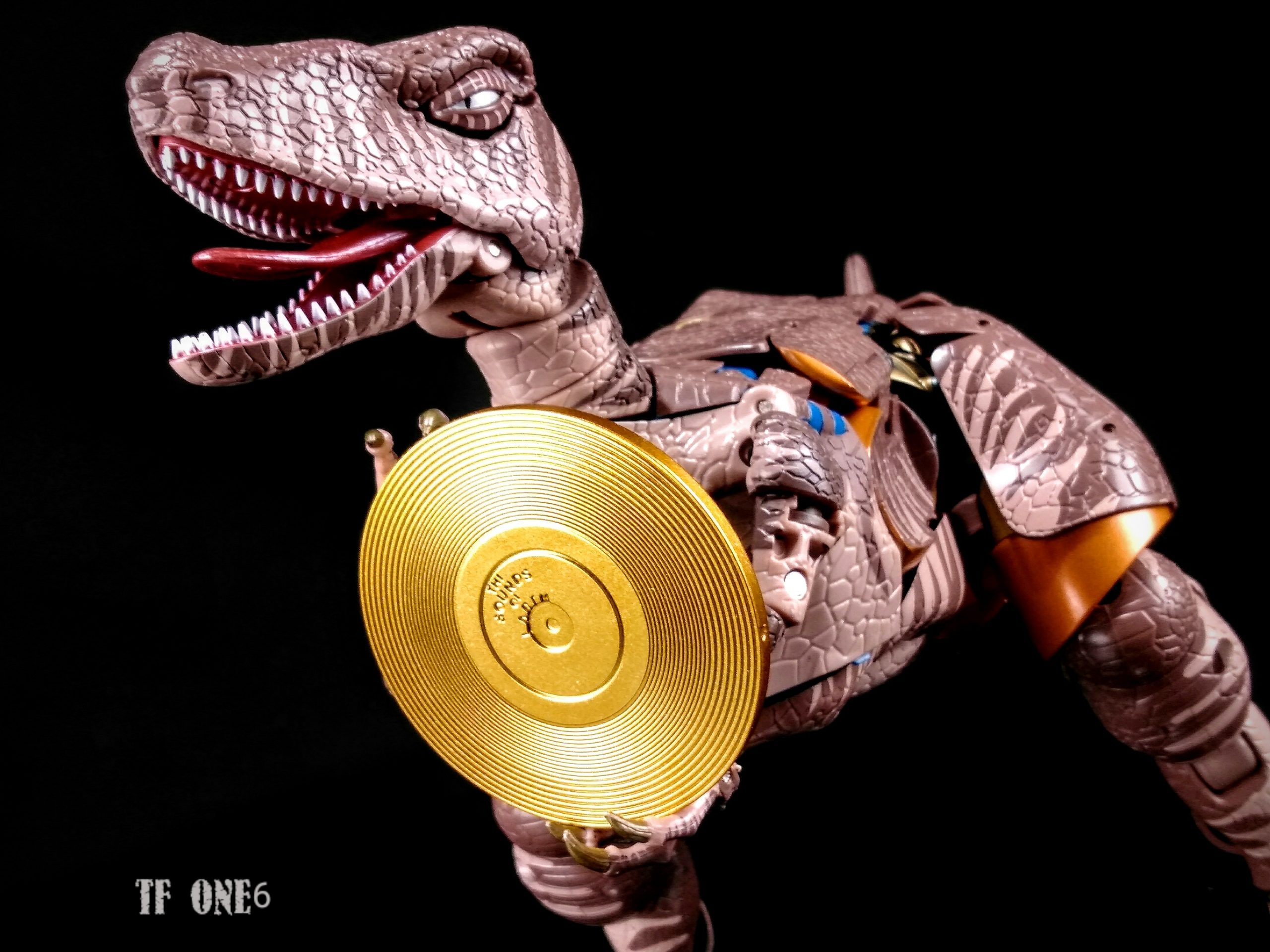 it02 dinobot